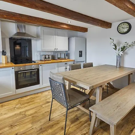 Holiday home Caedmon House At Abbey *