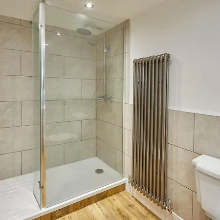 Caedmon House At Abbey 度假居 *